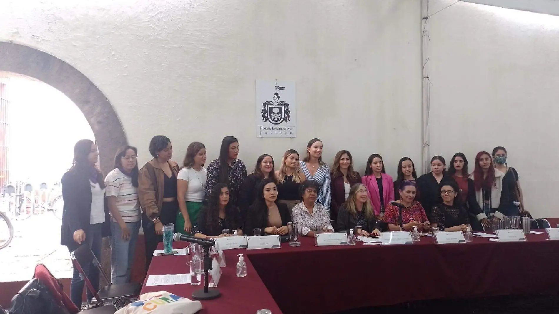 Feministas exigen comparecencia del fiscal Luis Joaquín Méndez